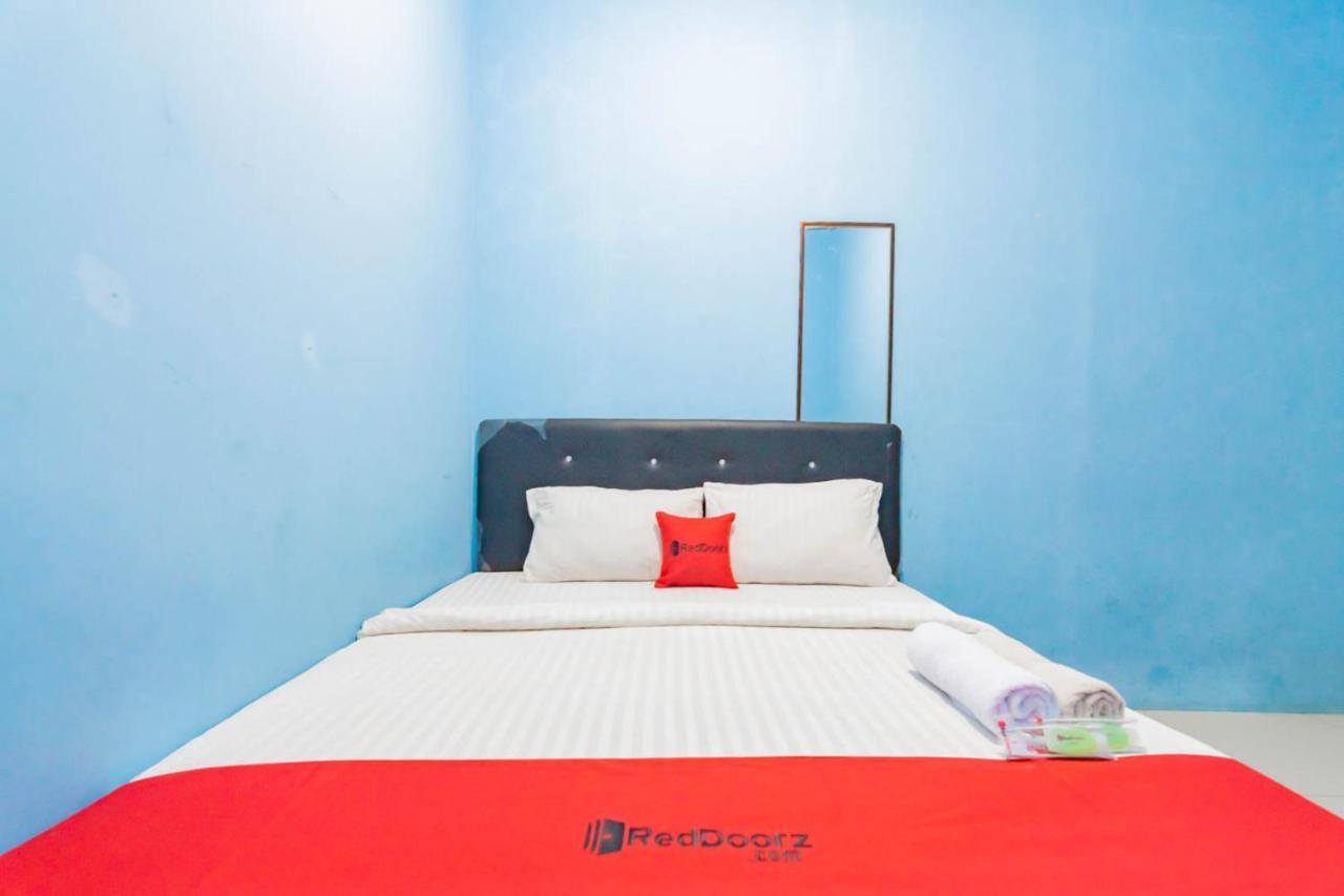 Hotel Reddoorz Syariah At Jl Pangeran Hidayatullah Cianjur Exterior foto