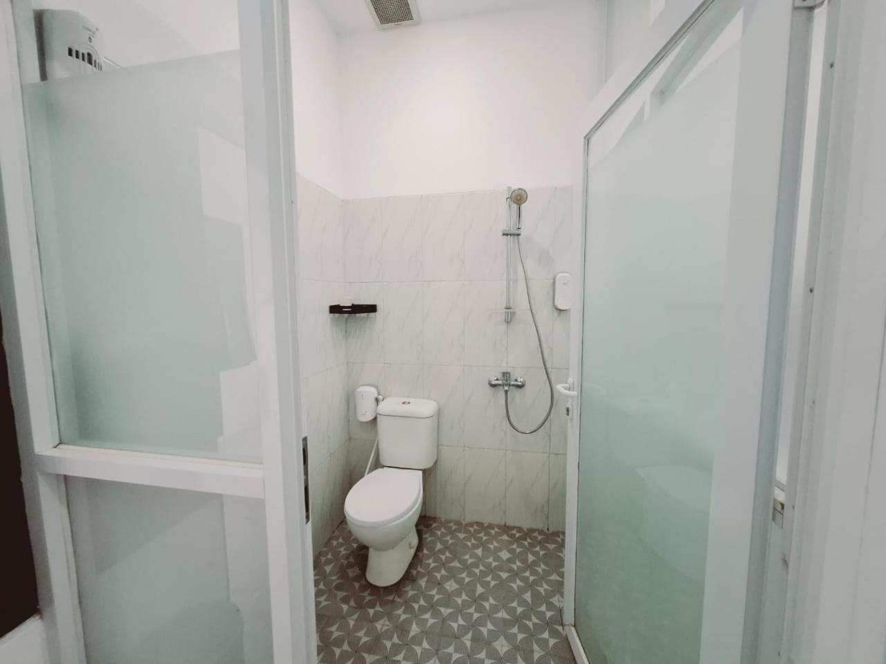 Hotel Reddoorz Syariah At Jl Pangeran Hidayatullah Cianjur Exterior foto